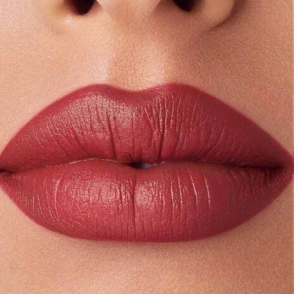 Tom Ford Blazing Kiss Lipstick (ROSEY PLUM) - Picture 10 of 17